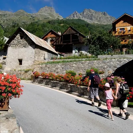 호텔 L'etendard De Vaujany 2*